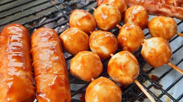 โบสนา: ไส้กรอก บอลข่านย่างร้อนที่อบอวลบนถนนเวียนนา